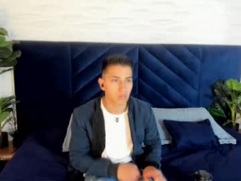 andyjoy_ webcam model stream image