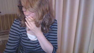 LauraOven webcam model stream image