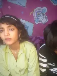 Freakingromance webcam model stream image