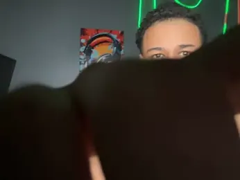 l-laross webcam model stream image