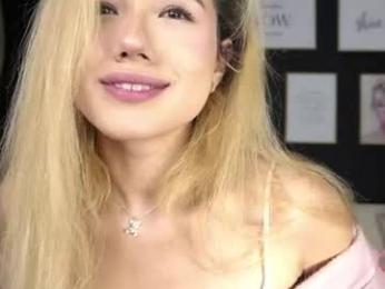 isa_cortes_ webcam model stream image
