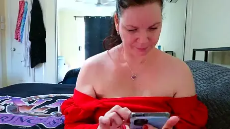 PlayfulcurvyyMilf webcam model stream image