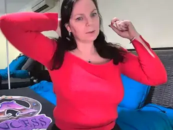 PlayfulcurvyyMilf webcam model stream image