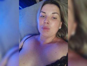 Dyia webcam bongacams model stream image