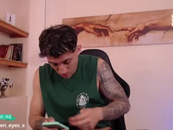 latin_green_eyes_ webcam model stream image