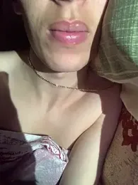 MiroKari2 webcam stripchat model stream image