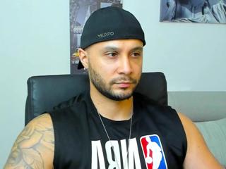 Luke Siner webcam model stream image
