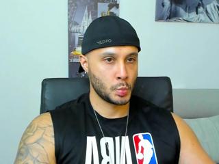 Luke Siner webcam model stream image