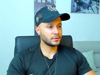 Luke Siner webcam model stream image