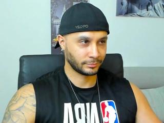 Luke Siner webcam model stream image