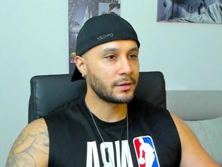 Luke Siner webcam model stream image