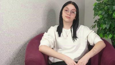 YoshieCiers webcam model stream image