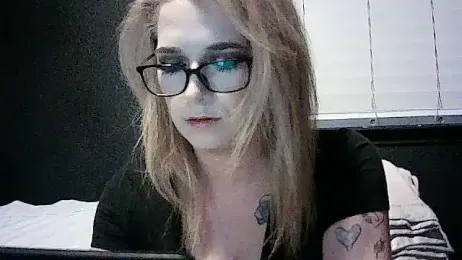 yourfavgirlduh webcam stripchat model stream image