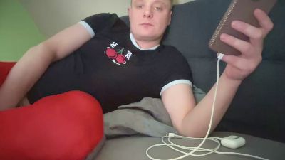 Kinkyroboy webcam model stream image