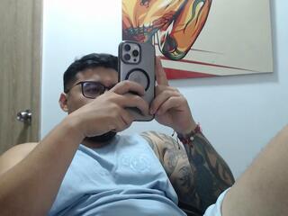 Derryl webcam model stream image