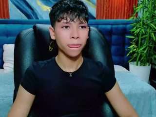 dilan-911 webcam camsoda model stream image