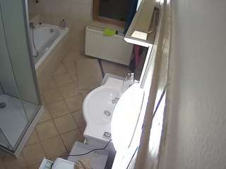voyeurcam-julmodels-bath-2nd-2 webcam model stream image