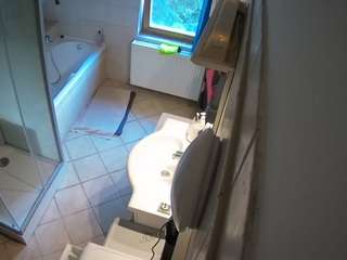 voyeurcam-julmodels-bath-2nd-2 webcam model stream image
