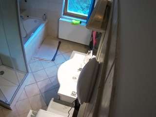 voyeurcam-julmodels-bath-2nd-2 webcam model stream image