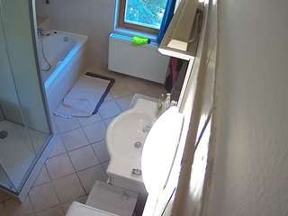 voyeurcam-julmodels-bath-2nd-2 webcam camsoda model stream image