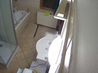 voyeurcam-julmodels-bath-2nd-2 webcam model stream image