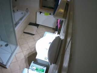 voyeurcam-julmodels-bath-2nd-2 webcam model stream image