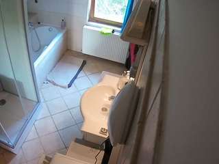voyeurcam-julmodels-bath-2nd-2 webcam model stream image