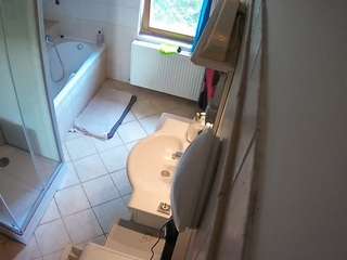 voyeurcam-julmodels-bath-2nd-2 webcam model stream image