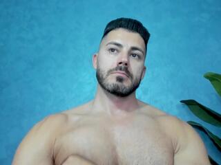 Cutler Q webcam flirt4free model stream image