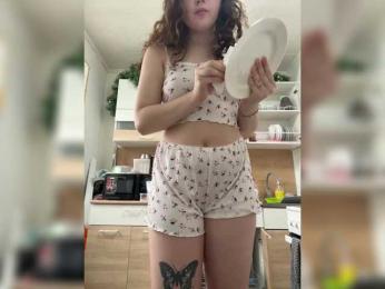 CuteCurly18 webcam model stream image