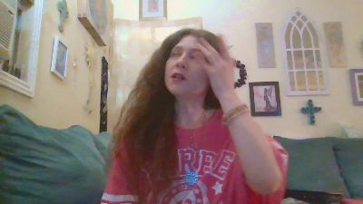 QueenCrimson webcam model stream image