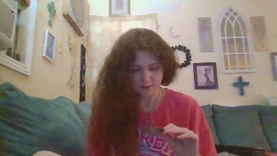 QueenCrimson webcam model stream image