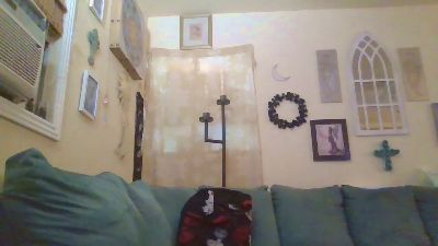 QueenCrimson webcam cam4 model stream image