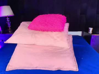 shelsy_loreds webcam model stream image