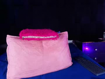 shelsy_loreds webcam chaturbate model stream image