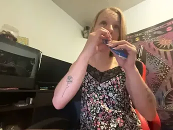 Daddyssllut webcam model stream image