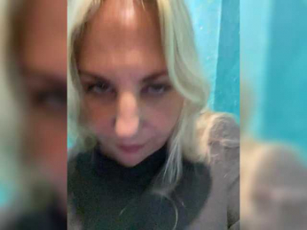Roksi-8 webcam model stream image