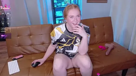 Scarlettredff webcam model stream image