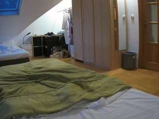 voyeurcam-julmodels-bed-1 webcam model stream image