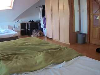 voyeurcam-julmodels-bed-1 webcam model stream image