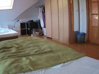 voyeurcam-julmodels-bed-1 webcam model stream image