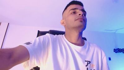 crosnosCarter webcam model stream image