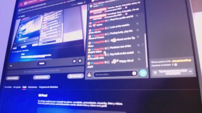 crosnosCarter webcam model stream image