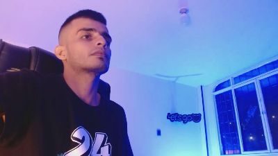 crosnosCarter webcam model stream image