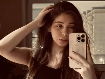 AlishiaCowlin webcam preview
