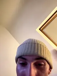 DuGurke webcam model stream image