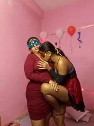 Wlid_HotCouple webcam model stream image