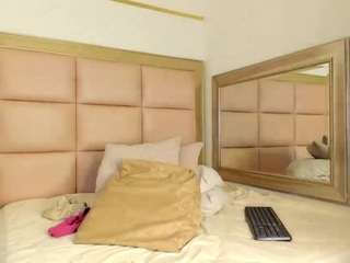 lorena-hawkins webcam model stream image