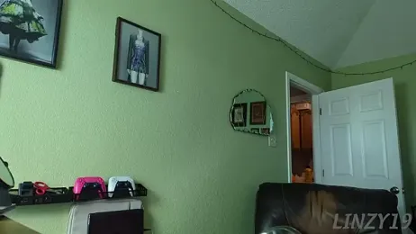 Linzy_19 webcam model stream image