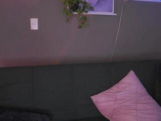 Hanah Evans webcam model stream image